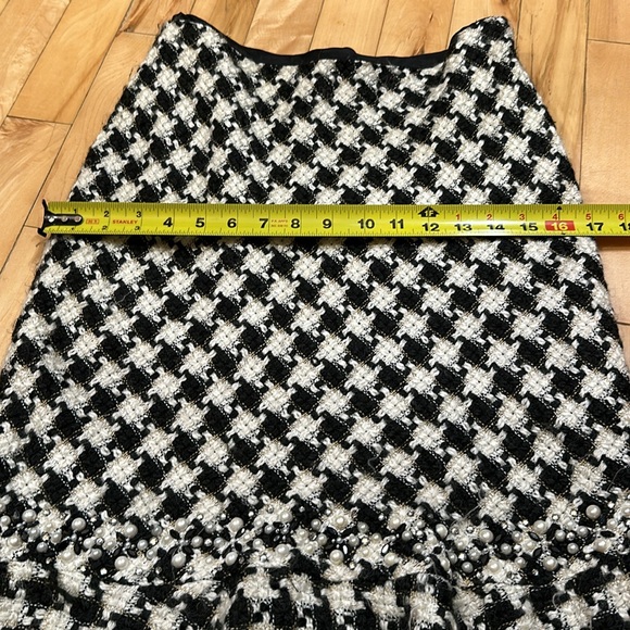 ECI Houndstooth Midi Skirt - Picture 6 of 9